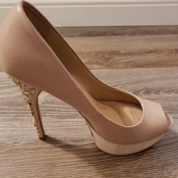 Also sandals - Picture 1 of 5